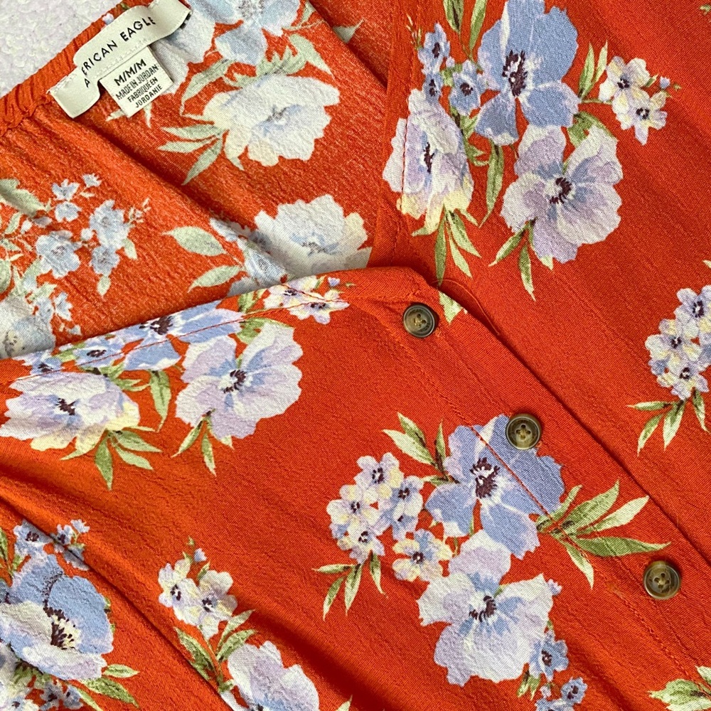 American Eagle Women Contemporary Floral Top Size Medium